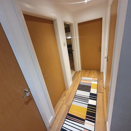 Two Bedroom Apartment, Free Parking, Close To Uclan And Free Wifi Preston  Esterno foto