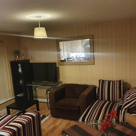Two Bedroom Apartment, Free Parking, Close To Uclan And Free Wifi Preston  Esterno foto