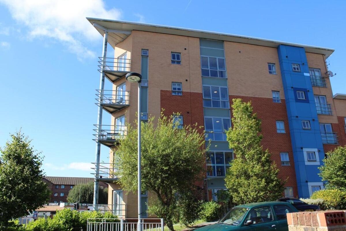 Two Bedroom Apartment, Free Parking, Close To Uclan And Free Wifi Preston  Esterno foto