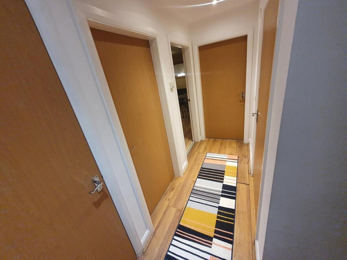 Two Bedroom Apartment, Free Parking, Close To Uclan And Free Wifi Preston  Esterno foto