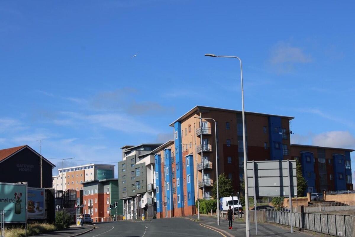 Two Bedroom Apartment, Free Parking, Close To Uclan And Free Wifi Preston  Esterno foto