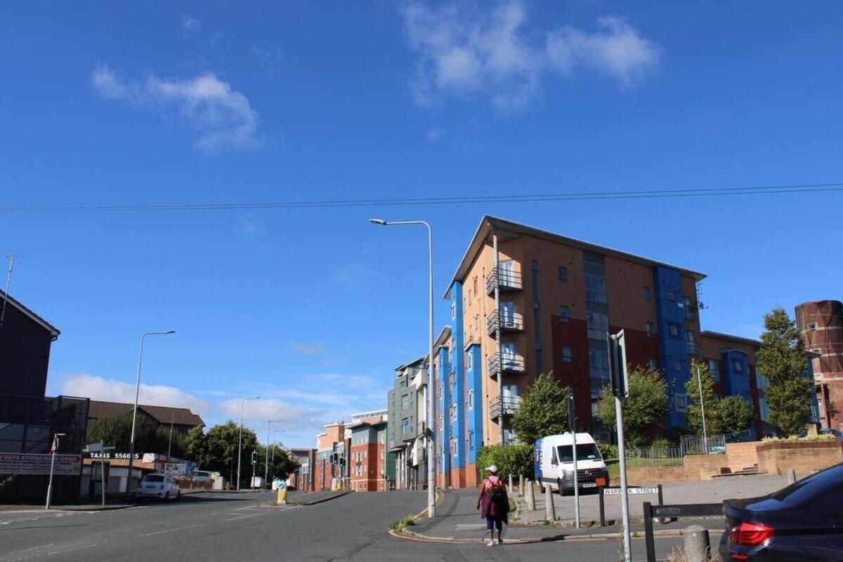Two Bedroom Apartment, Free Parking, Close To Uclan And Free Wifi Preston  Esterno foto