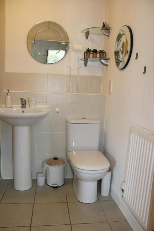 Two Bedroom Apartment, Free Parking, Close To Uclan And Free Wifi Preston  Esterno foto