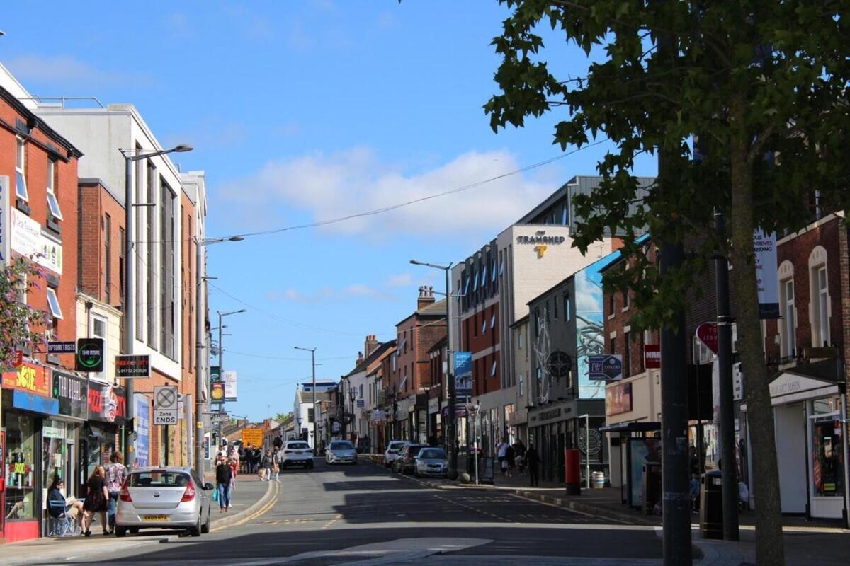Two Bedroom Apartment, Free Parking, Close To Uclan And Free Wifi Preston  Esterno foto