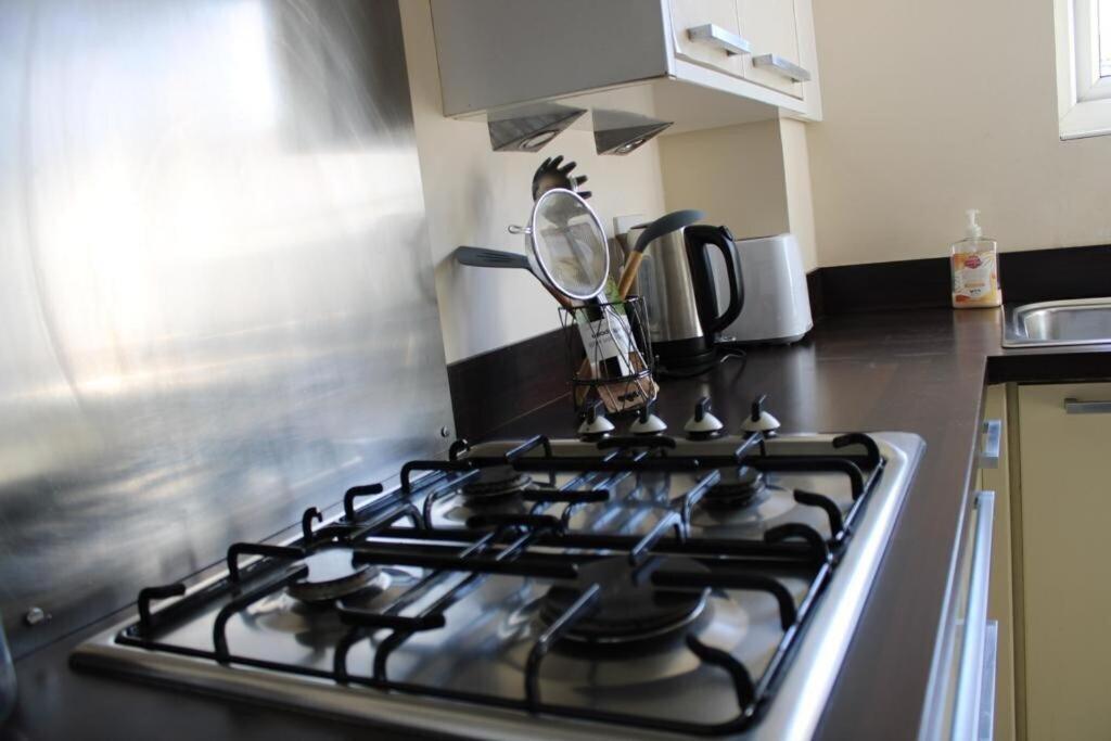 Two Bedroom Apartment, Free Parking, Close To Uclan And Free Wifi Preston  Esterno foto