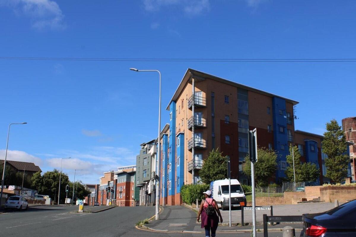 Two Bedroom Apartment, Free Parking, Close To Uclan And Free Wifi Preston  Esterno foto